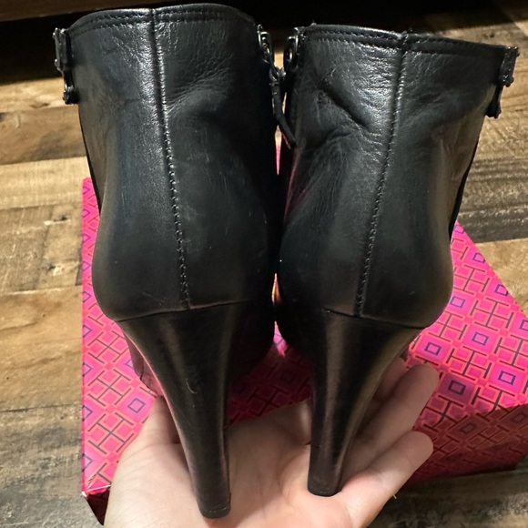 Tory Burch 'Lowell' Wedge Bootie - Picture 7 of 10